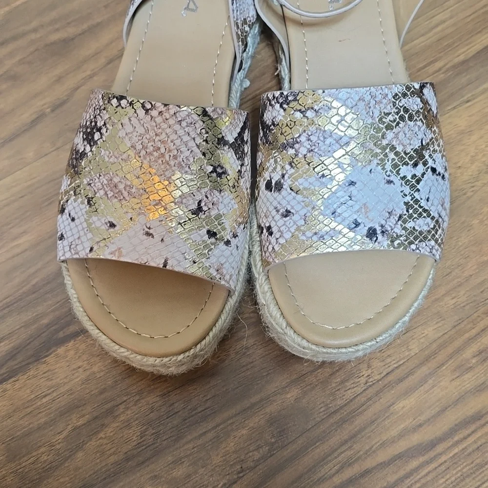 SODA Topic Platform Espadrille Wedge Sandal